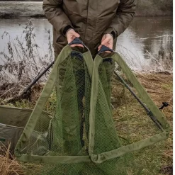 Korum Faltbarer Dreieckskescher -Korum Verkäufe k0380015 folding triangle net 3 1.jpg