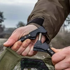 Korum Faltbarer Dreieckskescher -Korum Verkäufe k0380015 folding triangle net 4 1.jpg