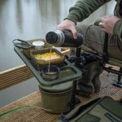 Korum Any Chair, Seitentablett -Korum Verkäufe korum any chair side tray 2