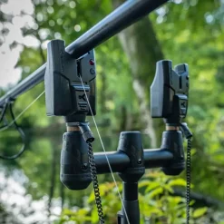 Korum KBI Bissanzeiger, Kompakter 3 Rutensatz 13 Korum KBI Bissanzeiger, Kompakter 3 Rutensatz -Korum Verkäufe korum kbi compact bite alarm in use 1 1