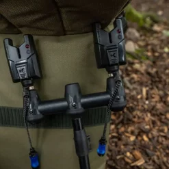 Korum KBI Bissanzeiger, Kompakter 2 Rutensatz -Korum Verkäufe korum kbi compact bite alarm in use 2